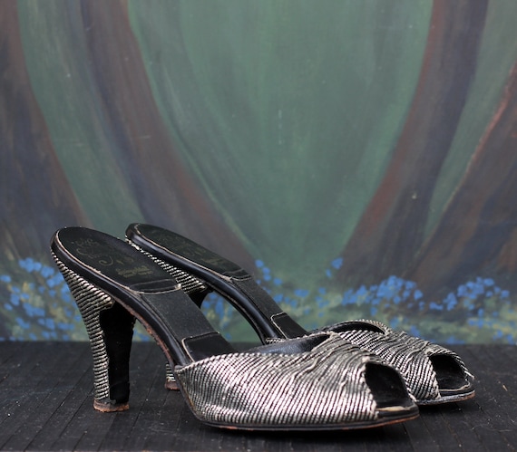 Vintage 1950s 50s Dark Silver Metallic Springolato