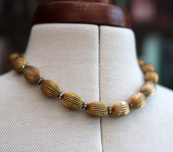 Vintage 1950s Fluted Brass Beads Necklace Goldton… - image 1