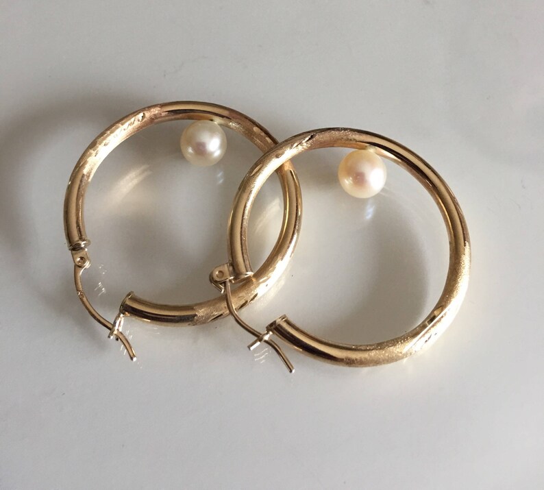 Solid 14k with Freshwater Pearls Hoop Earrings Vintage 1980s