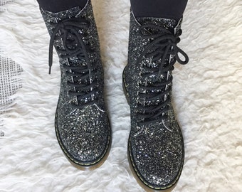 Bottes noires à paillettes, bottes en cuir pour femmes, bottes pour femmes noires, bottes mode Bottes pour femmes, chaussures à paillettes, bottes militaires pour femmes, chaussures pour femmes,