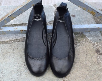 ballet shoes, black ballet shoes, pointy leather pumps, flat shoes, ballerina shoe, black shoes, leather flat shoes,
