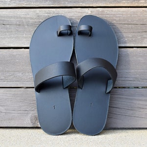 Sandals, Leather sandals, strap sandals, barefoot sandals, toe ring sandals, women slippers, gladiator sandals, flat sandals, open toe flats