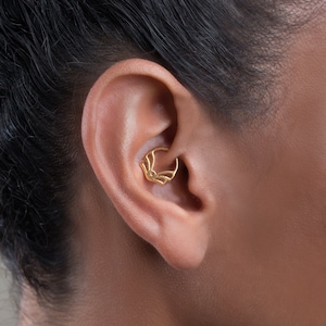 14k Gold Daith Piercing Ring, Indian Style Modern Daith Hoop Earring, Dainty Solid Gold Daith Hoop, 18g Daith Jewelry, Gift For Her