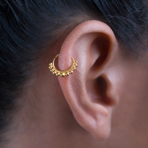 Piercing all&#39;elica in oro 14k, piercing alla cartilagine, piercing al daith, orecchino tribale al daith, orecchini al trago, cerchio all&#39;elica in oro 14k, orecchini all&#39;elica