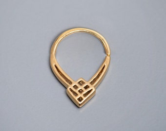 V Shaped Septum Ring, 18g Septum Piercing, 14k Solid Gold Indian Septum Ring, Tribal Triangle Septum Ring, Dainty Boho Septum Jewelry
