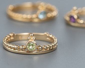 Anelli in oro massiccio 14k per donna, piccolo anello con pietra di peridoto, anello impilabile unico, anello sottile, anello delicato, anello boho, anello piccolo, anello minuscolo