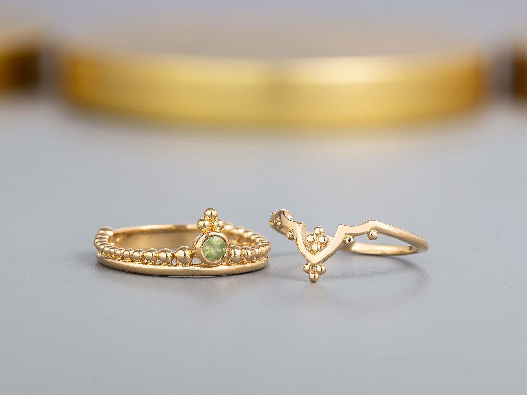 14k Solid Gold Peridot Edelstein Ehering Set für Frauen, ethnische Stapeln Verlobungsring Set, stapelbare einzigartige Statement indischen Ring Set