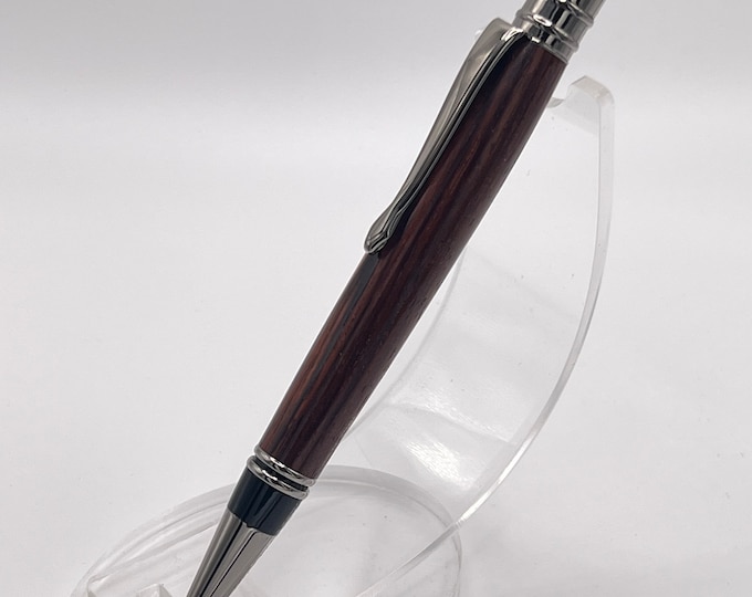 Beautiful Kingswood Ink Pen.