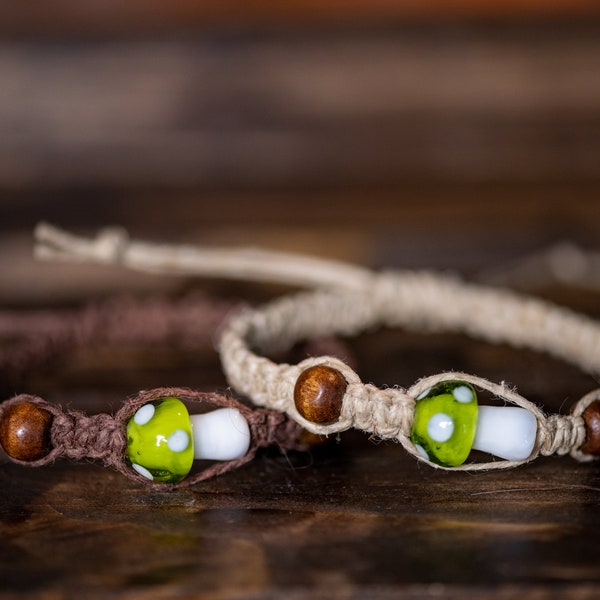 Mushroom Hemp Adjustable Bracelet (Olive Green)