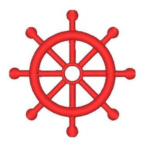 Può includere: Un timone di nave rosso con otto raggi e un centro circolare. Il timone ha un tema nautico.