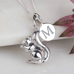 Colar personalizado com pingente de esquilo em prata maciça