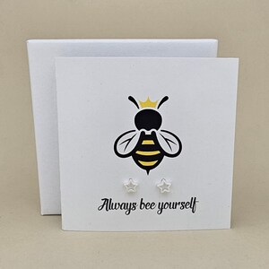Carte de boucles d'oreilles étoiles « Bee Yourself » en boîte