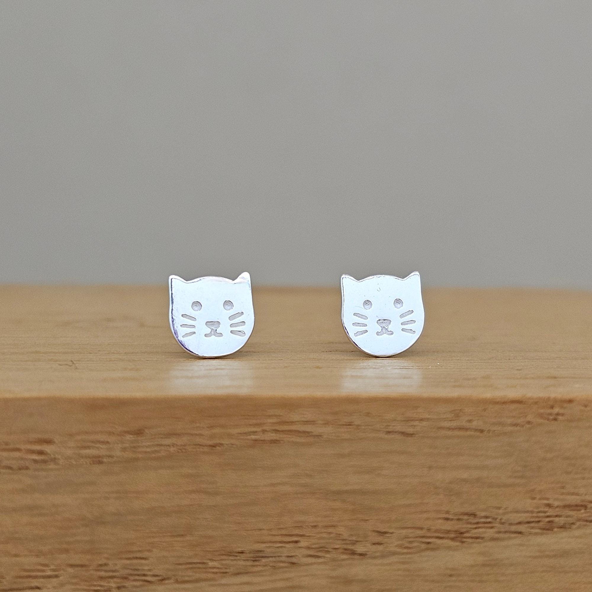 Orecchini A Bottone In Argento Sterling 925 Con Gatto Nero Spaventato In Resina, 11x10 Mm, Regalo In Confezione