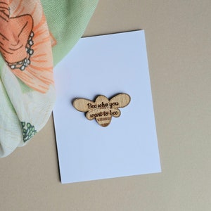 Biene, die du sein willst Taschen-Token und Karte - Handgemachte Karten, Erinnerungsgeschenke, Geburtstagskarten, Sentimentkarten, Positivitätskarten