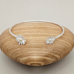 Sterling Silver Daisy Bangle
