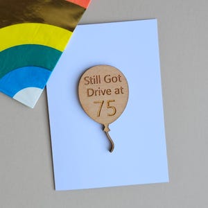 Carte et jeton pour 75e anniversaire de Still Got Drive - Cartes faites main, cadeaux souvenirs, cartes d'anniversaire, cartes sentiments