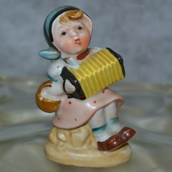 Girl and boy figurine / figurine / accordion / concertina / violin / ceramic figurines  / made in occupied Japan / occupied Japan / Japan
