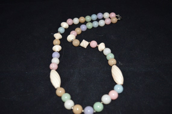 Pastel bead necklace / pink beads / green beads /… - image 1