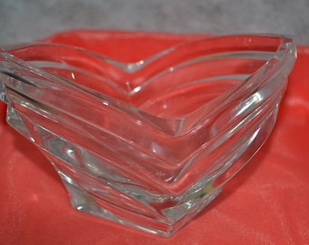 Clear glass  / Mikasa / art deco / bowl / dramatic lines / made in Germany / Germany / glass / clear / modern / art / modern art / glass art