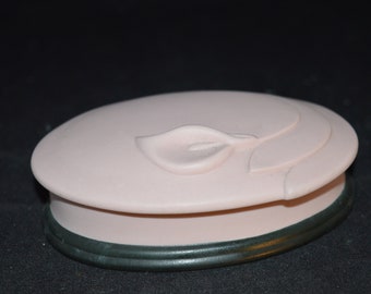 Trinket box / pink / porcelain / oval / calla lily / black base / 4.5" x 3.25" x 1" / jewelry / catch-all / bureau accessory / black