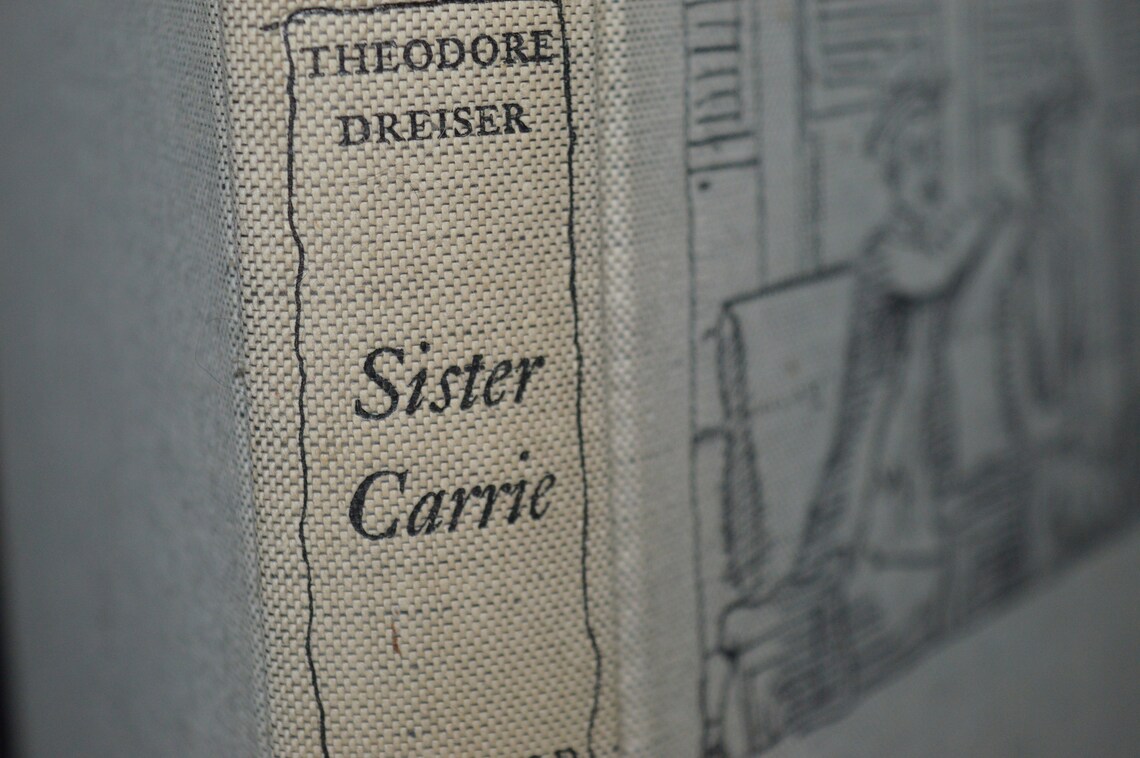 Sister Carrie / Theodore Dreiser / Dreiser / book / vintage book / 1930s / fiction / literature / books / Carrie /, foto 1 de 5