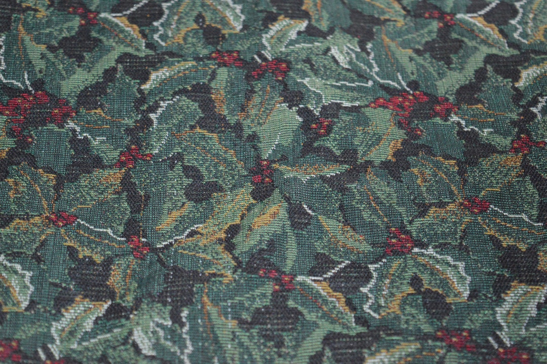 Holly Placemat / Green / Red / Material / Washable / 19 X 12 / Placemat