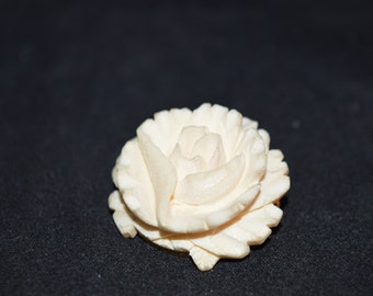 Floral pendant / brooch / convertible / light beige / flower / pendant / 1" diameter / jewelry / pin / floral pin / white pin / white brooch