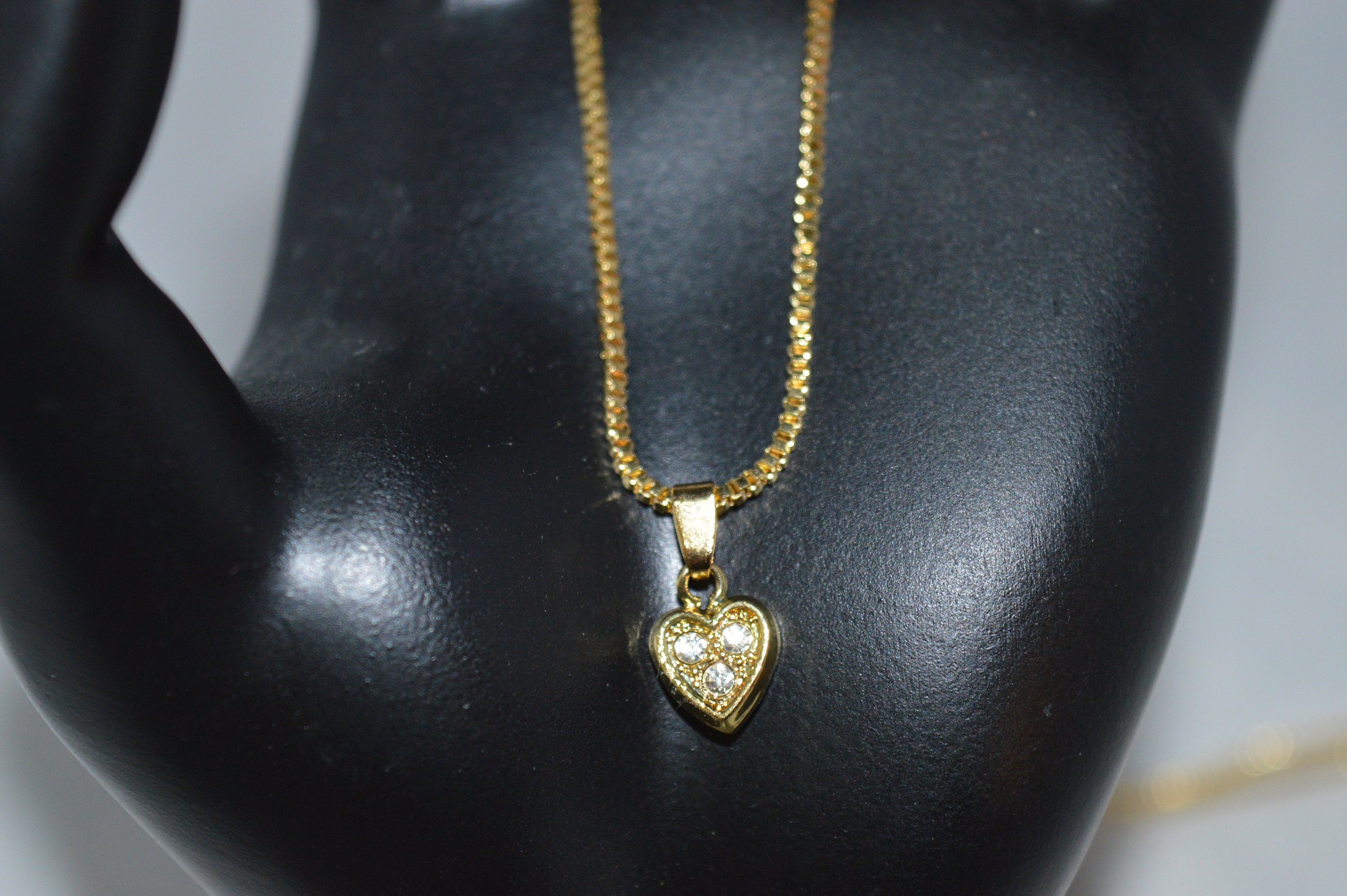 Petite Heart Necklace / Gold Tone / Costume Jewelry / 16