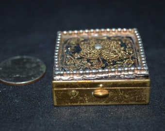 Pill box / gold / black / gold flower / beads / 1.5" square / metal / pills / small pill box / two sections / purse pill box / vintage
