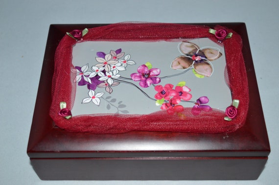 SALE / Jewelry box / trinket box / floral print / dark pink netting / ribbon roses / pink / floral / jewelry / trinkets / box / storage