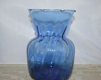 Cobalt blue vase / squatty shape / swirling lines / 6 inch / cobalt blue / vase / blue vase / 6 inch vase / 6 inch blue vase / glass vase