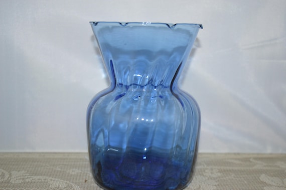 Cobalt blue vase / squatty shape / swirling lines / 6 inch / cobalt blue / vase / blue vase / 6 inch vase / 6 inch blue vase / glass vase