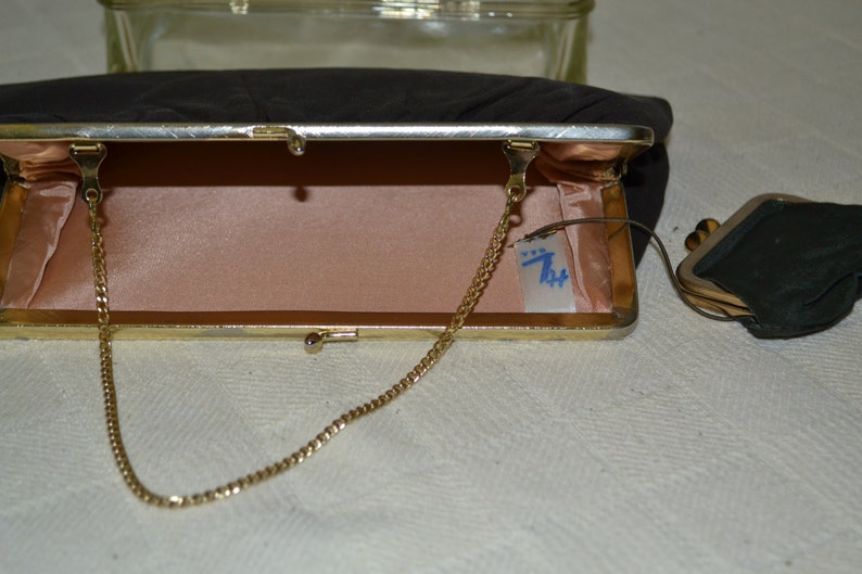 Brown crepe / Harry Levine / purse / USA / gold trim / chain strap / brown / crepe / HL / gold / chain / purse / clutch / evening bag image 2