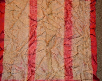 Getextureerde zijden sjaal / goud / oranje / 32-inch vierkante / jaren 1960 / zijden sjaal / sjaal / zijde / silk sjaal / vintage sjaal / vintage zijden sjaal
