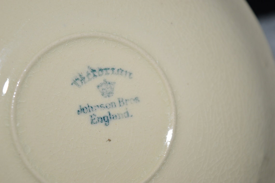 Johnson Brothers / Dinnerware / Victorian Pattern China/ Etsy UK