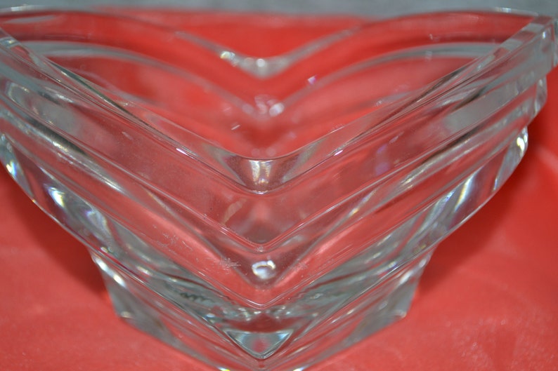 Clear glass / Mikasa / art deco / bowl / dramatic lines / made in Germany / Germany / glass / clear / modern / art / modern art / glass art image 5