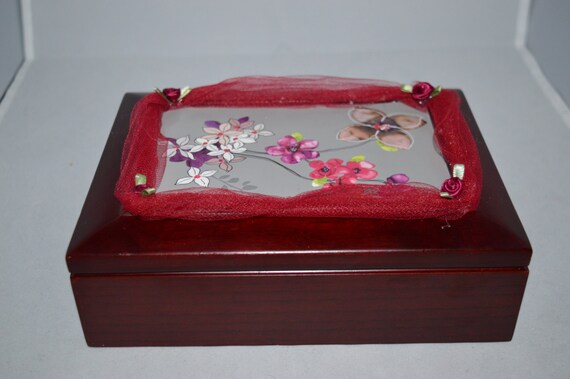 SALE / Jewelry box / trinket box / floral print / dark pink netting / ribbon roses / pink / floral / jewelry / trinkets / box / storage View 2
