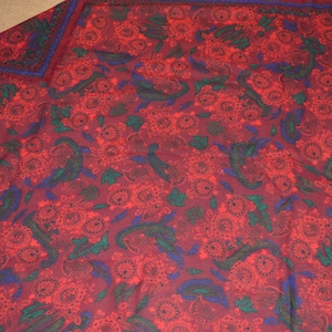 Lively / two-tone / red / wool scarf / green / floral paisley / square scarf / square wool scarf / red scarf / red wool scarf / red paisley