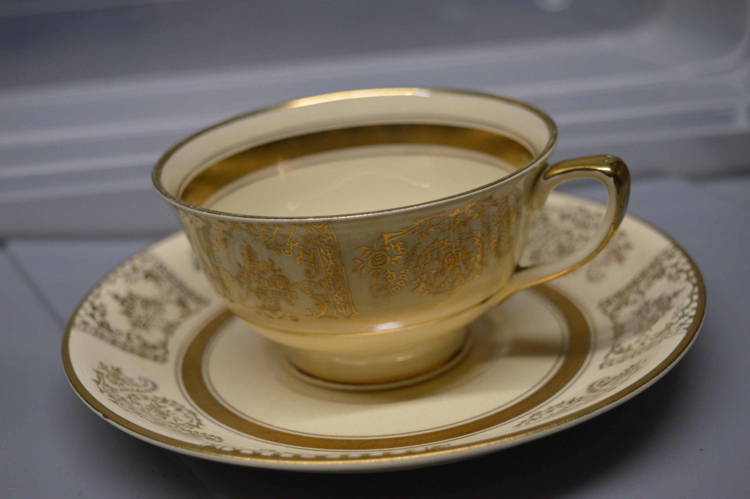 Johnson Brothers / Dinnerware / Victorian Pattern China/ Etsy Australia