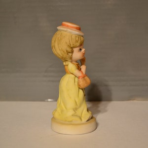 Quaint / Girl Figurine / Davar / Taiwan / Girl / Figurine / - Etsy