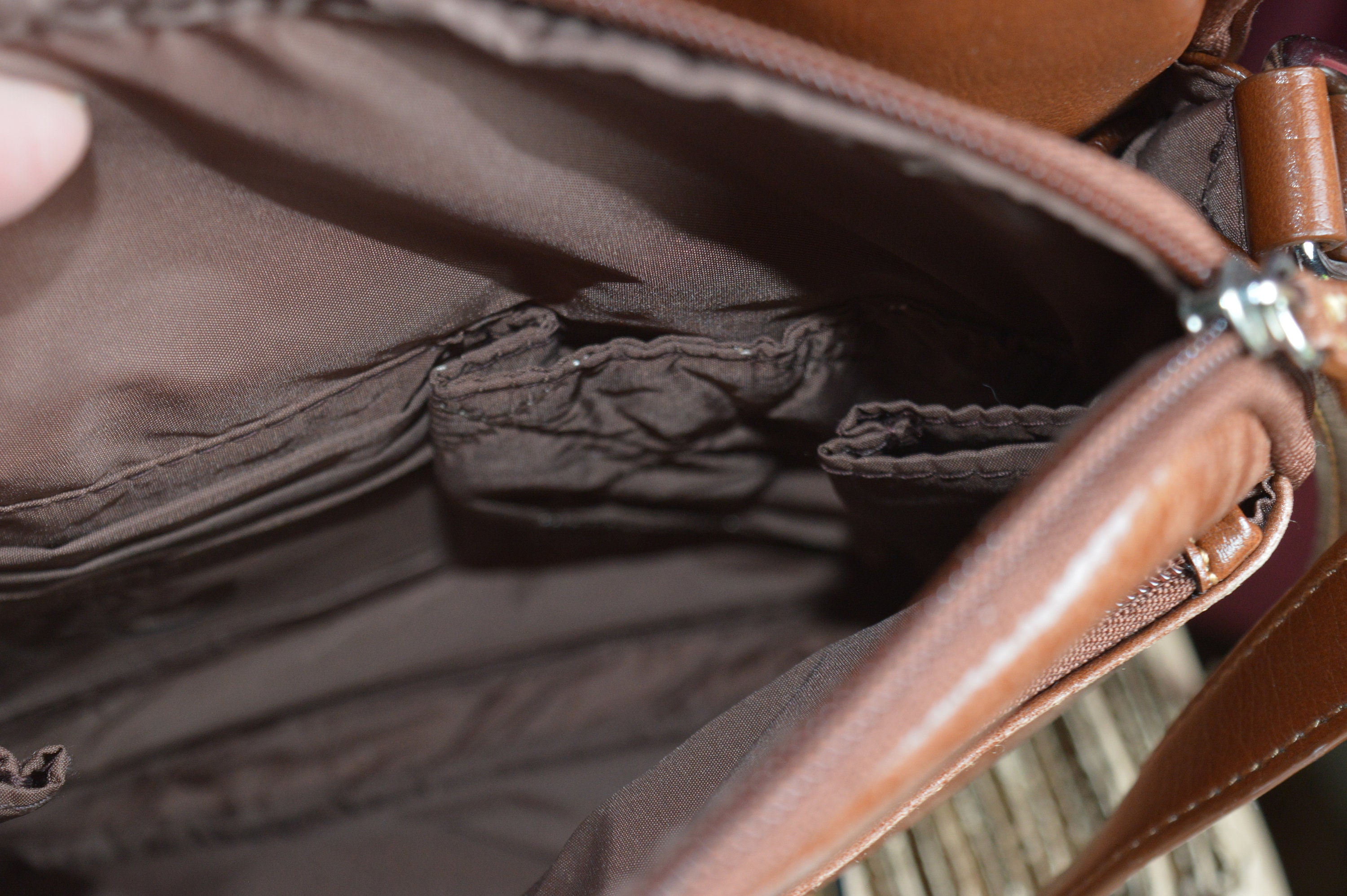 Giani Bernini Crossbody Bag / Supple Leather / Brown / Outside 