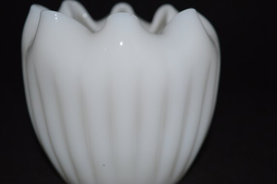 SALE / Milk glass planter / milk glass / glass / planter / fluted top / piecrust top / small planter / bowl / milk glass bowl / white