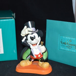 SALE / Magician Mickey / On with the show / Walt Disney / 1997 / Membership Sculpture / Classics Collection / original box / 4.5&quot; tallx 3.5&quot;