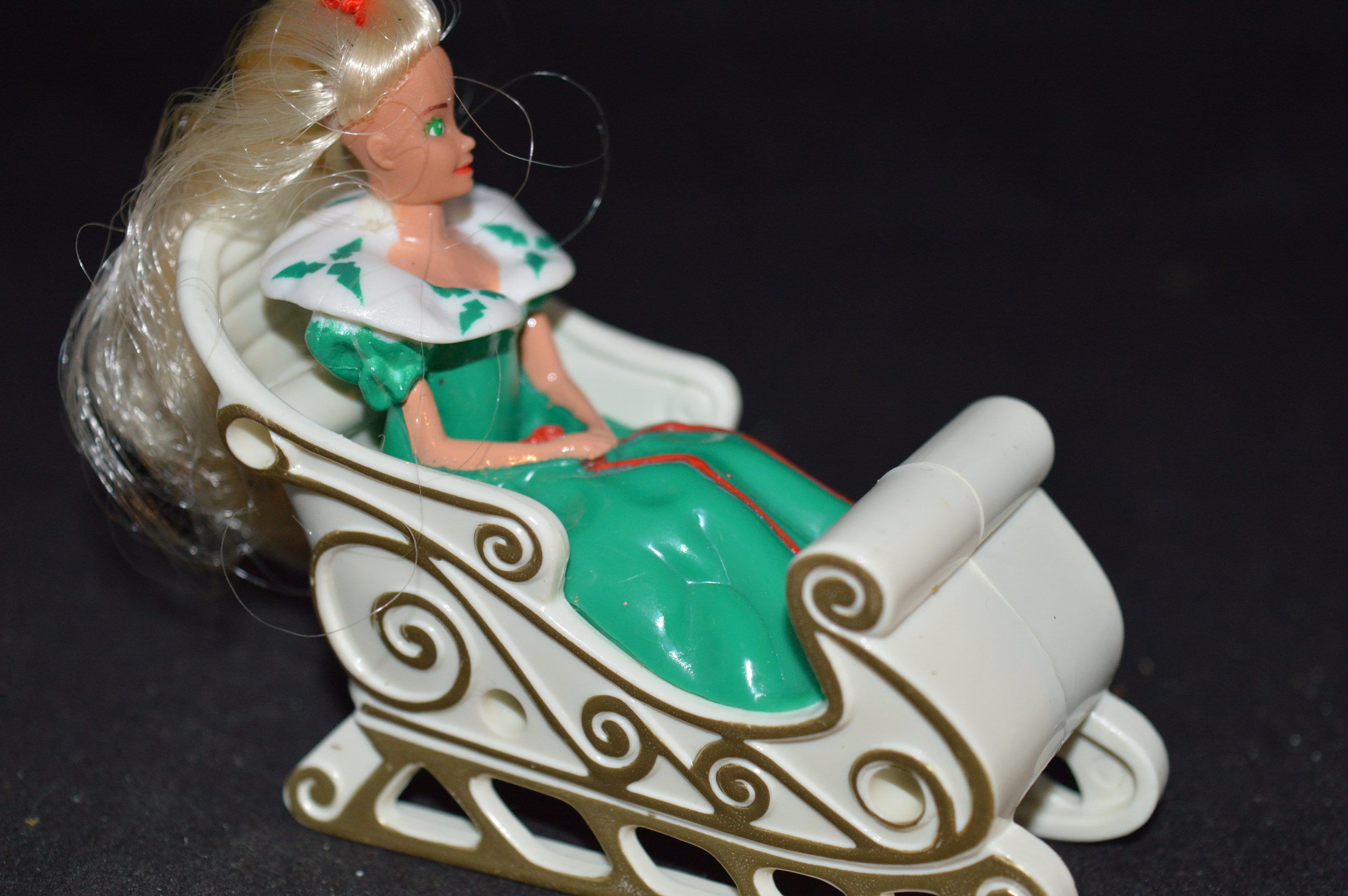 Details about   Mattel 1995 Holiday Barbie #1 In Sleigh McDonalds Happy Meal Toy Christmas