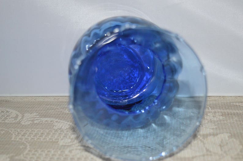 Cobalt blue vase / squatty shape / swirling lines / 6 inch / cobalt blue / vase / blue vase / 6 inch vase / 6 inch blue vase / glass vase image 3