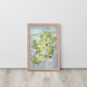 Impression de carte encadrée de l’Irlande, en pouces, affiche giclée mate, carte irlandaise illustrée dessinée à la main; dans un joli cadre blanc ou bois, prêt à accrocher neuf
