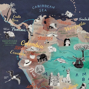 Pu&ograve; includere: Un'illustrazione ad acquerello di una mappa del Sud America, che evidenzia diversi paesi e citt&agrave;. La mappa presenta illustrazioni disegnate a mano di animali, piante e monumenti, tra cui una tartaruga gigante, una scimmia urlatrice, un bradipo e una cascata. La mappa &egrave; etichettata con i nomi dei paesi e delle citt&agrave;, come "Colombia", "Ecuador", "Per&ugrave;", "Brasile" e "Venezuela".