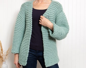 Kit de tricot pour cardigan simple | Modèle de cardigan épais facile à tricoter par Wool Couture | Tricots d'hiver à faire soi-même