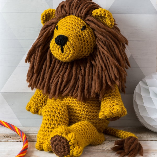 Lion Crochet Kit. Amigurumi Giant Chunky crochet Kit. Merino Yarn. Easy crochet pattern by Wool Couture