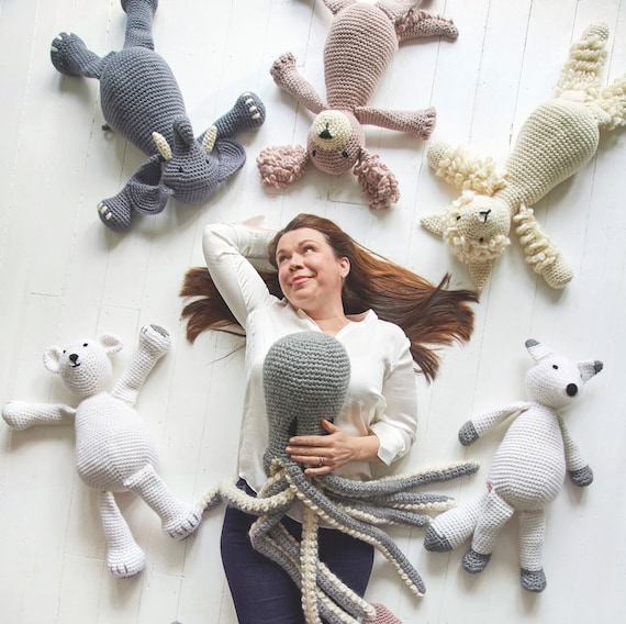 Mabel Bunny y co libro. Crochet Amigurumi Pattern Book por Claire Gelder de  Wool Couture -  España